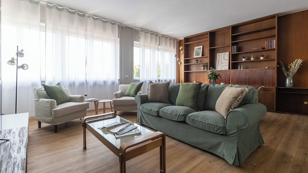 Apartment (3 Bedrooms)