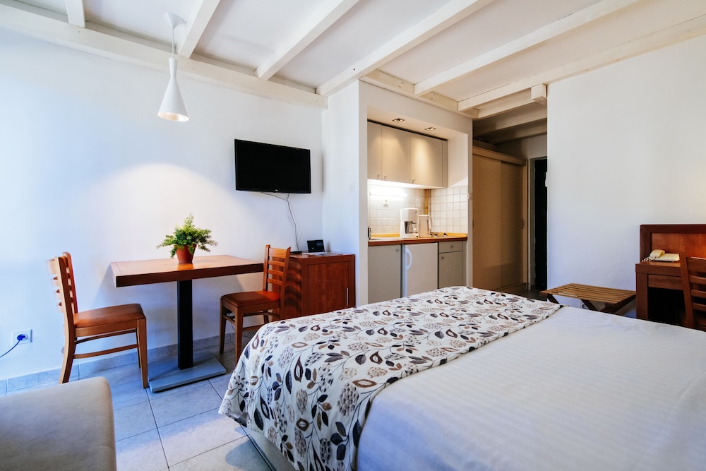 Essential Studio Apartment for 2+1 persons