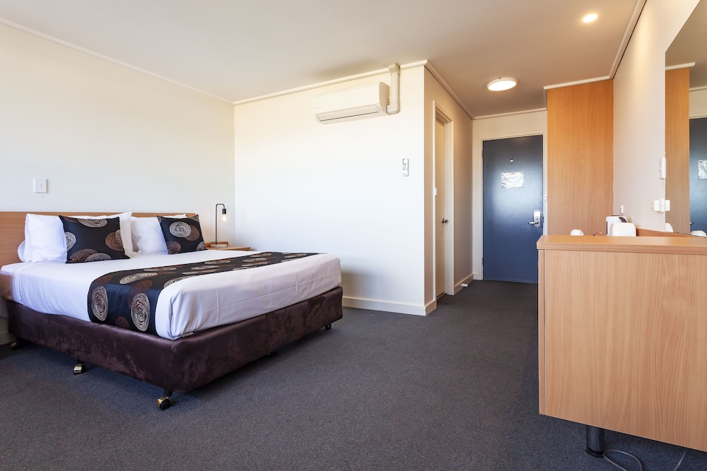 Superior Triple Room photo 3