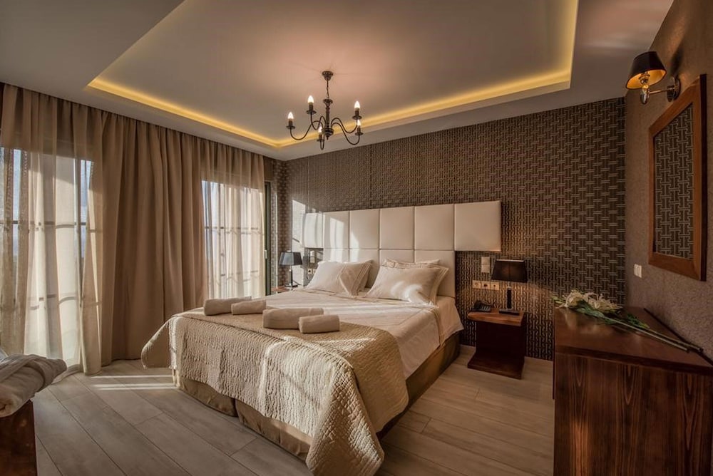 Presidential Suite, 1 Bedroom, Hot Tub, Sea View