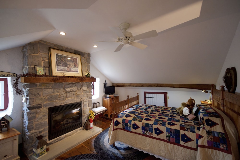 Room (Fireside) photo 1