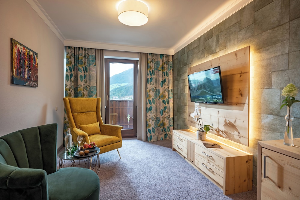 Junior Suite - Photo 1
