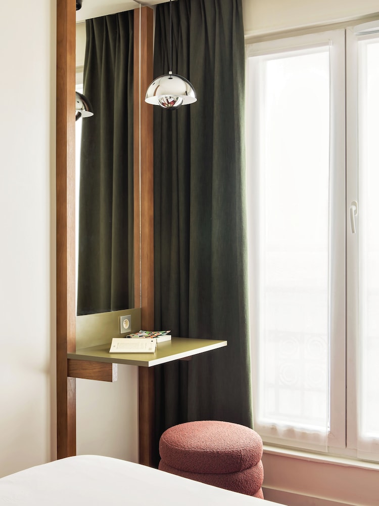 Double Room (Sacre Coeur view) thumbnail 6