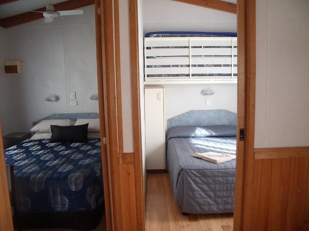 Deluxe Cabin photo 3