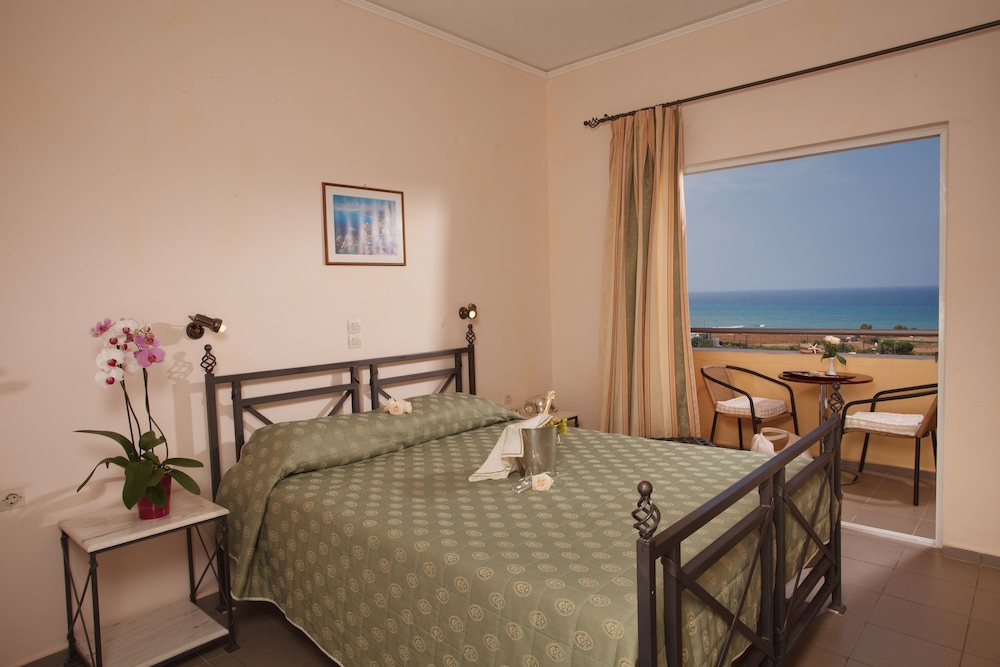 Standard Double or Twin Room photo 2