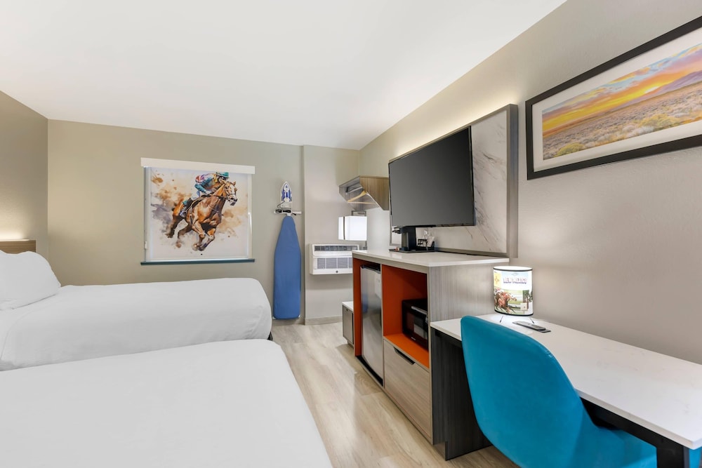 Standard Room, 2 Queen Beds, Non Smoking photo 3