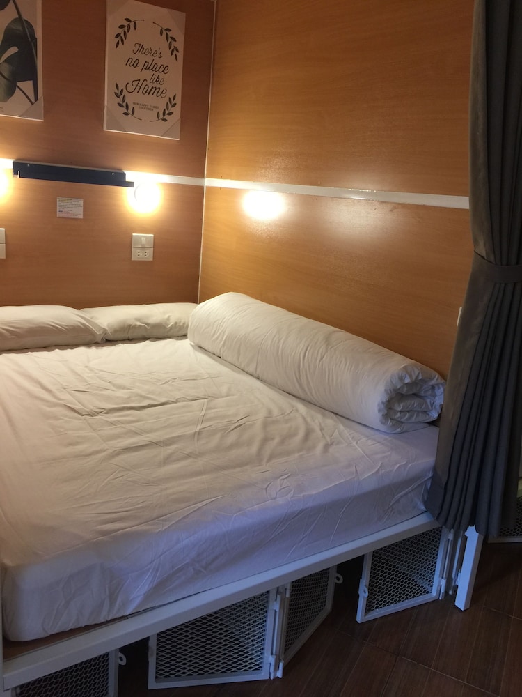 Double Bed in Dorm Shared Bathroom photo 2