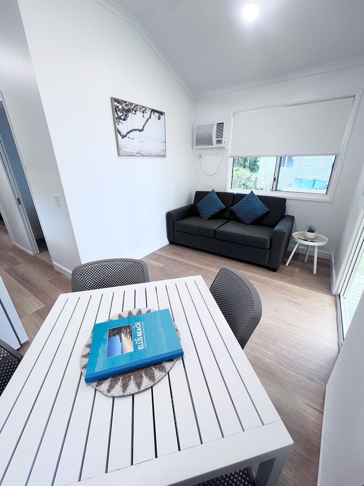 Cabin, 2 Bedrooms, Ocean View - Photo 12