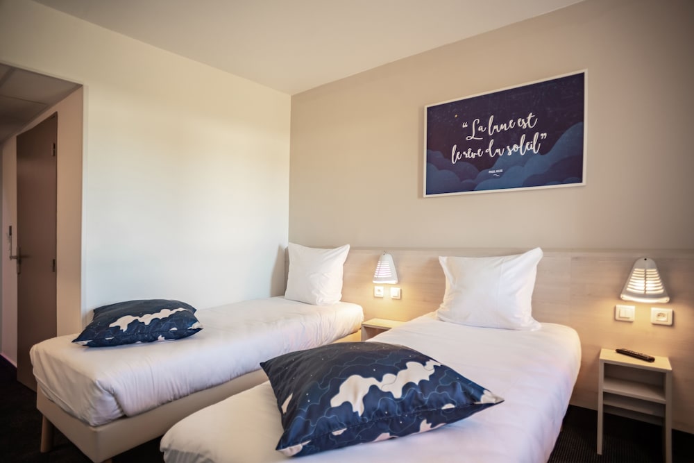Twin Room - Photo 1