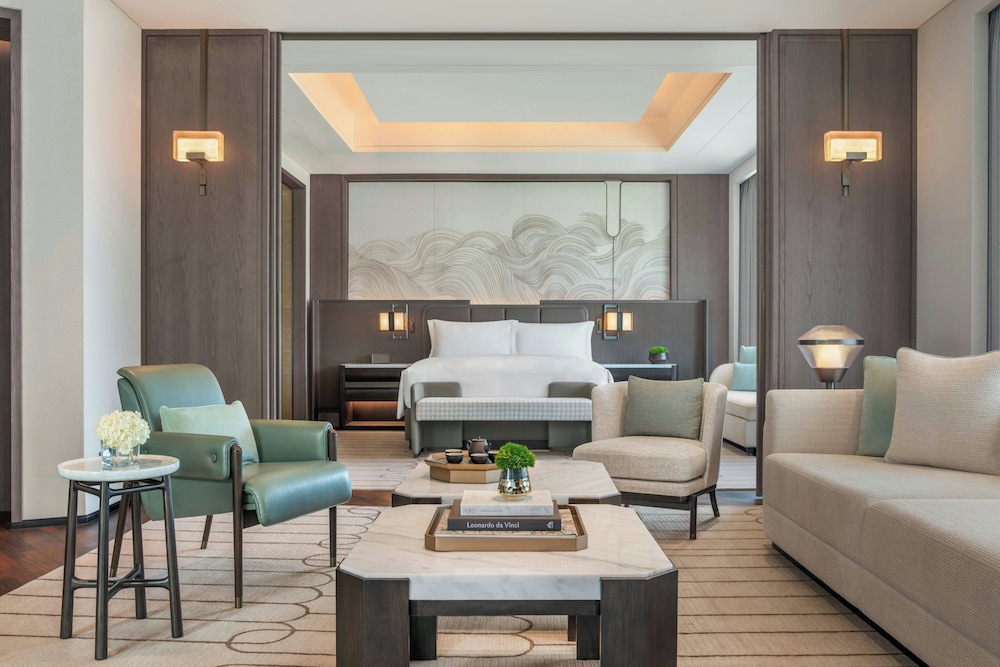Oasis Suite - Photo 1