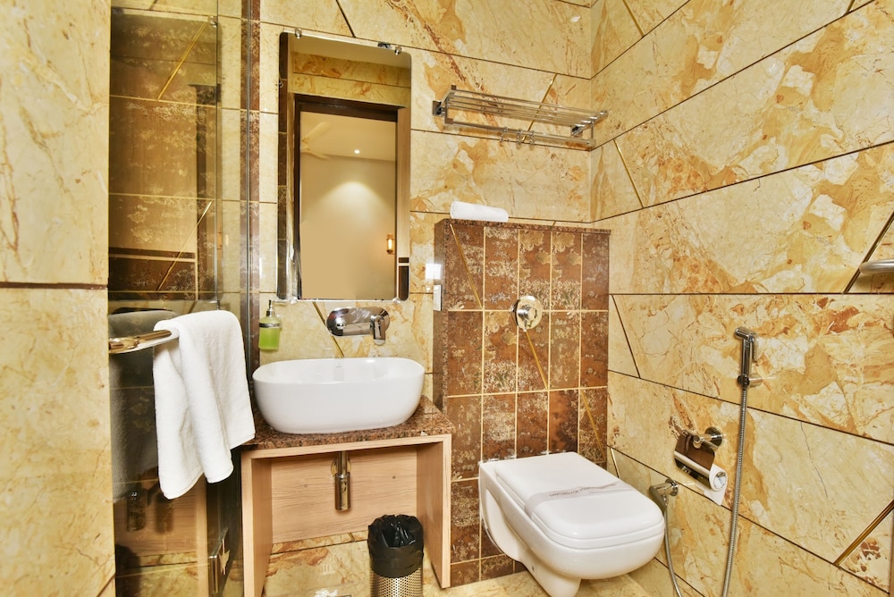 Deluxe Room - Photo 5