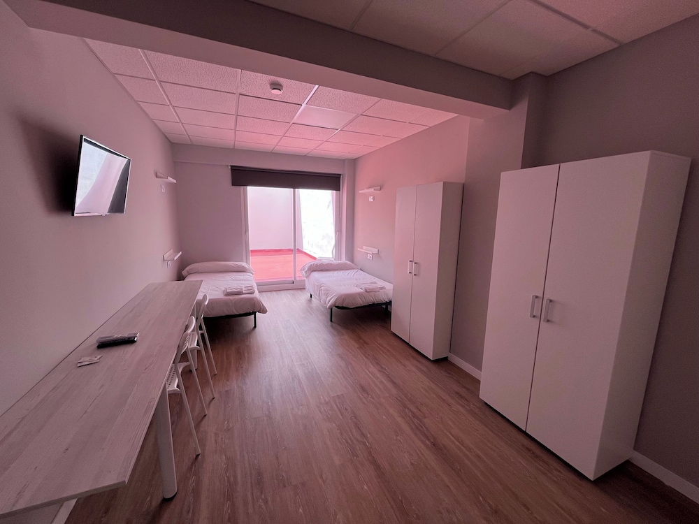 Habitación Doble Básica, 3 Camas Individuales, Balcón