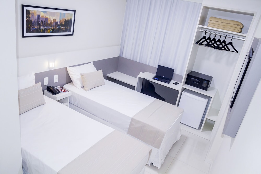 Standard Twin Room photo 2