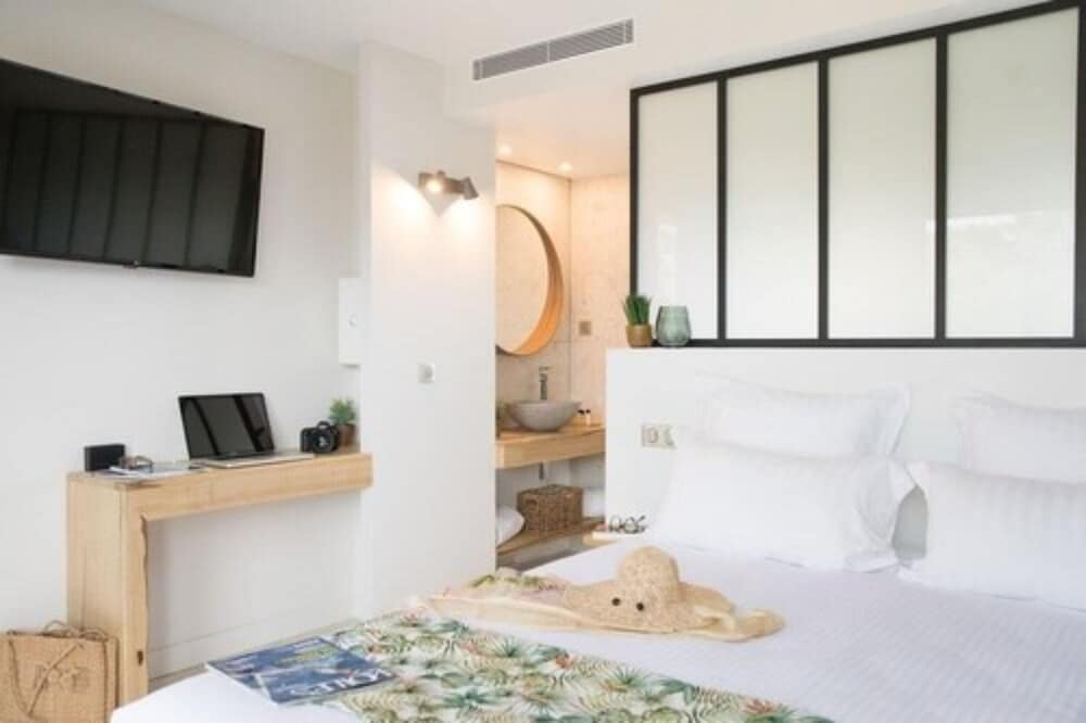 LODGE DELUXE - Photo 5