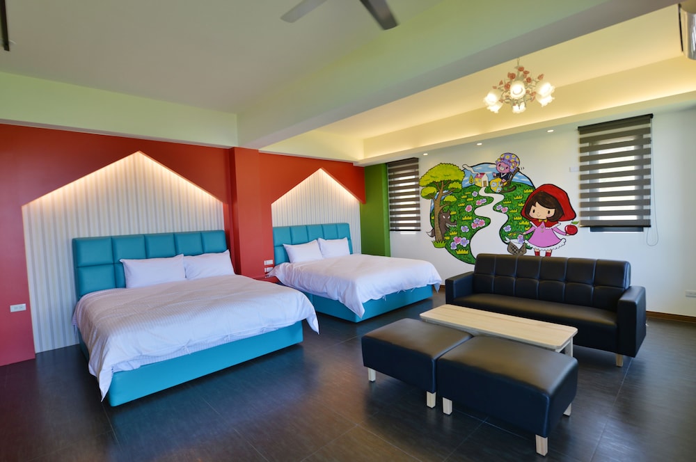 Gallery Quadruple Room