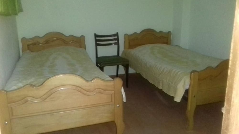 Economy Twin Room, Shared Bathroom photo 3