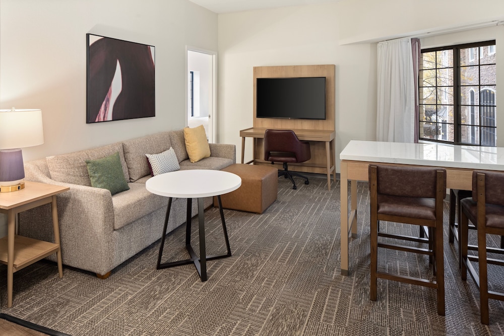 Suite, 2 Bedrooms, Accessible (Communication Accessible) - Photo 1