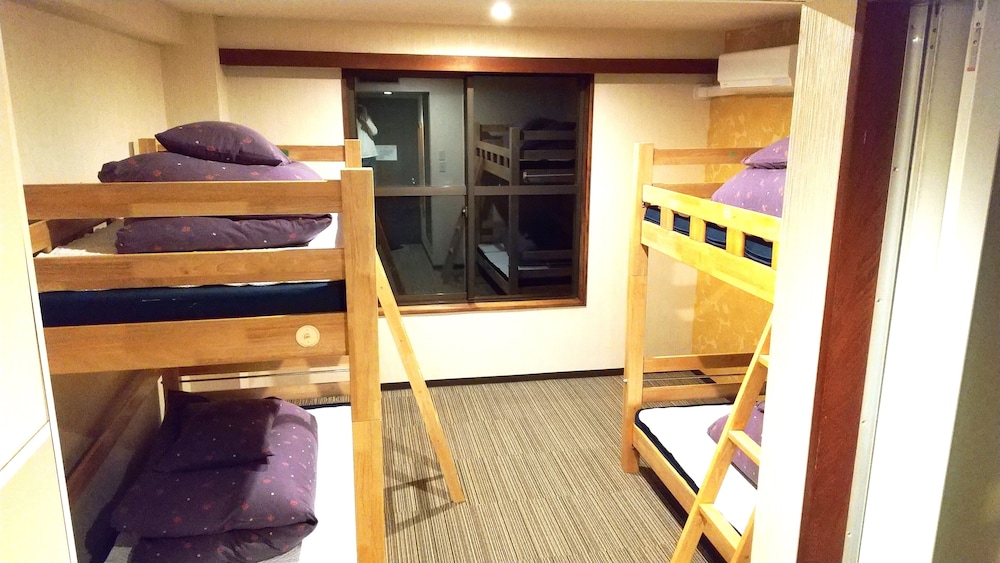 Economy Quadruple Room, Ensuite photo 1