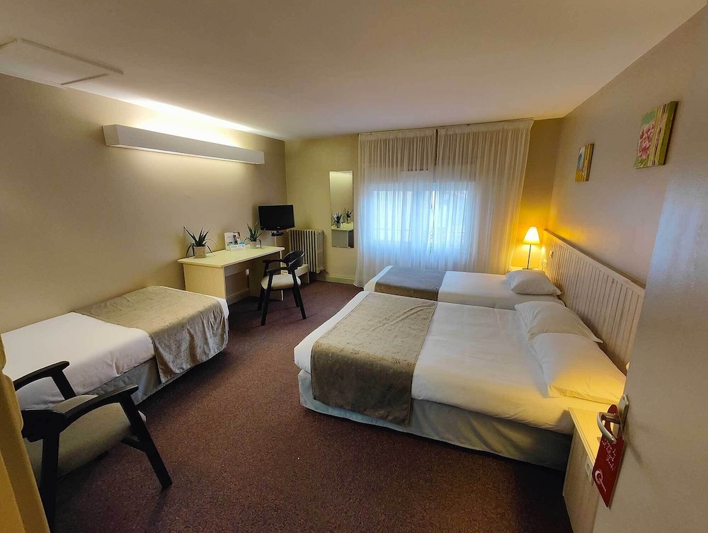 Family Quadruple Room - Photo 1