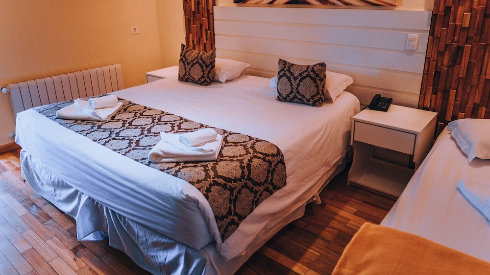 Room, Hot Tub, Annex Building (Master)
