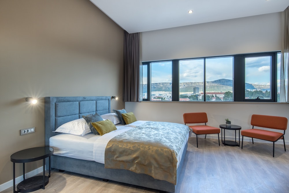 Deluxe Double Room photo 3