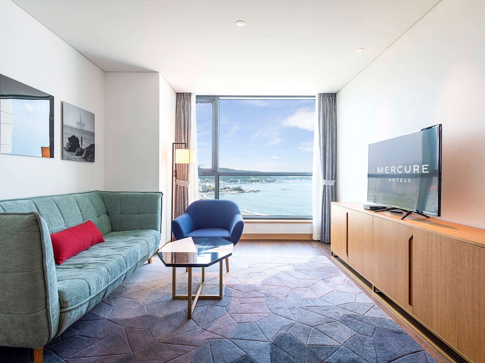 Privilege, Superior Suite, 1 King Bed with Sofa bed, Ocean View - Photo 4