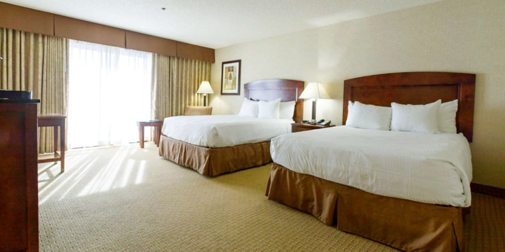 Family Suite, Multiple Beds, Non Smoking (3 Queen Beds) photo 1