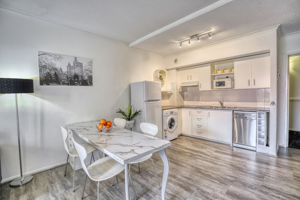 One Bedroom Apartment - Photo 3