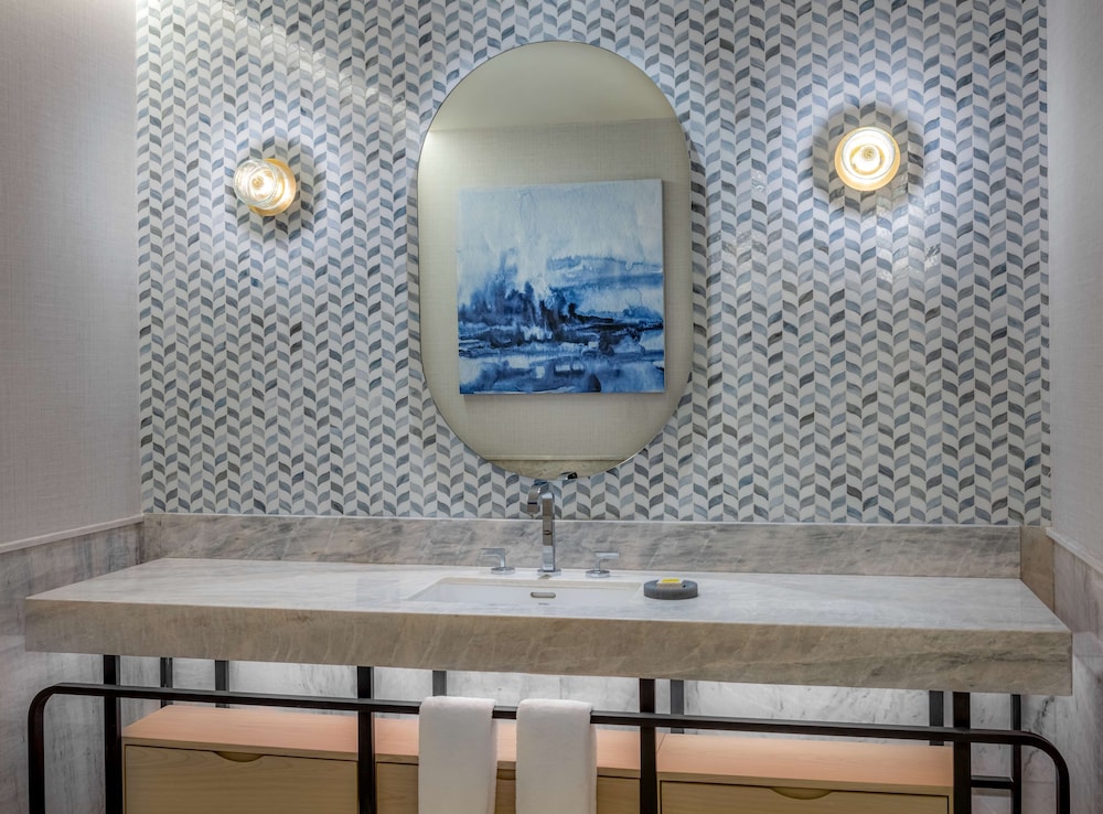 Room, 1 King Bed, Accessible (roll In Shower)