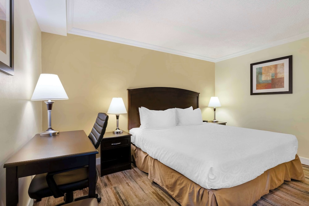 Suite, 1 Queen Bed, Non Smoking, Kitchen (with Sofabed, Full Kitchen) - Photo 3