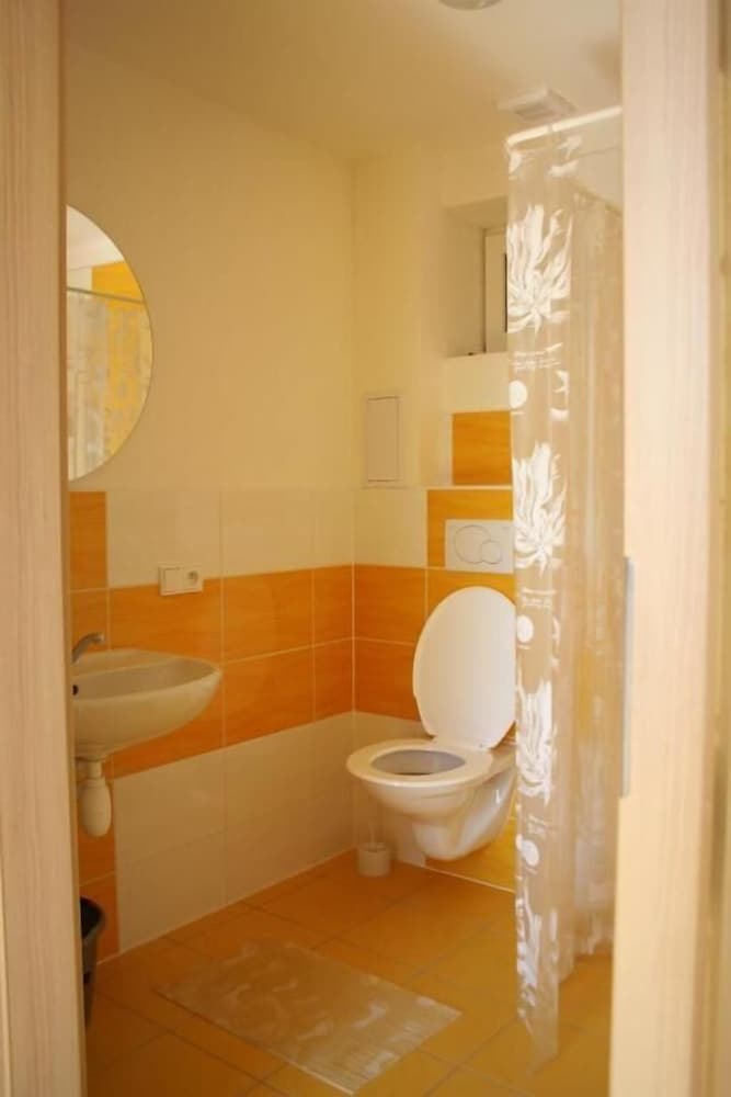 Apartment, Multiple Beds, Garden View, Ground Floor photo 3