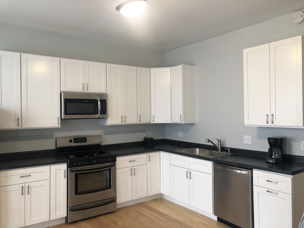 Family Townhome, 4 Bedrooms photo 2