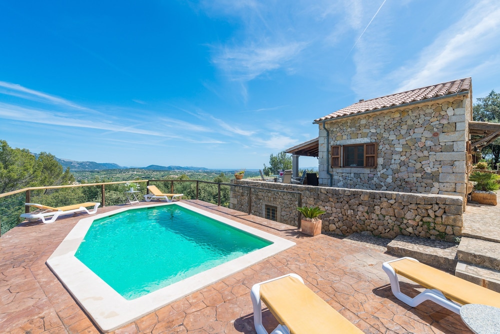 Villa photo 3