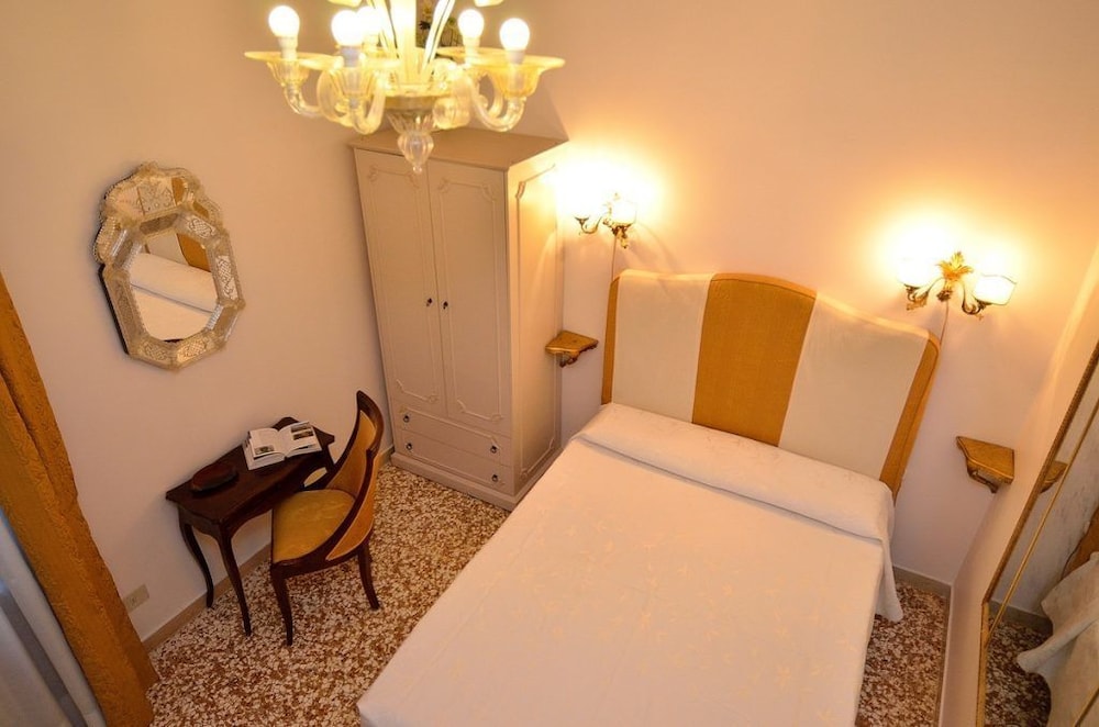 Double Room (small) photo 1