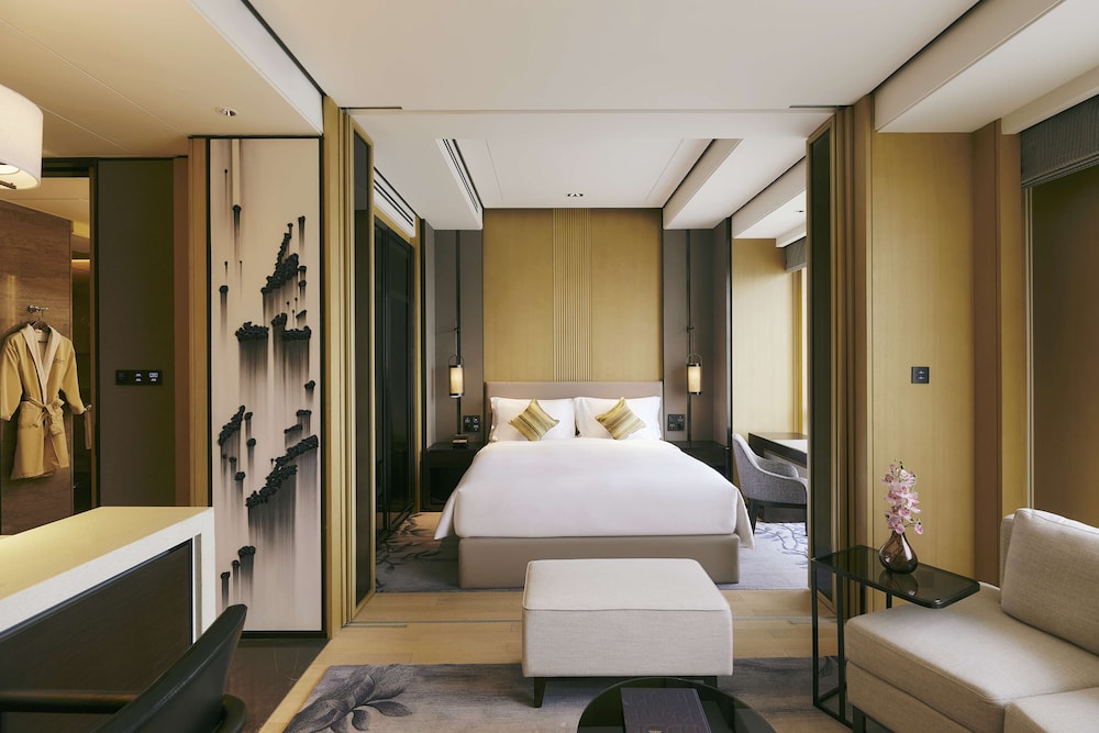 Room (Superior King)