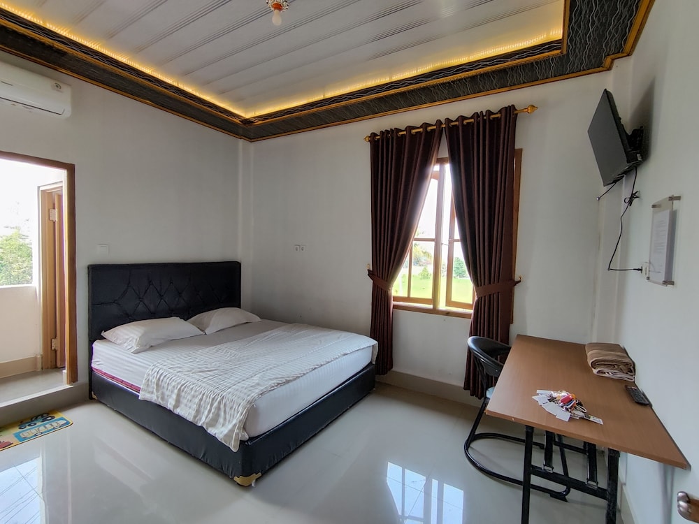 Deluxe Room, Balcony, Mountain View photo 3