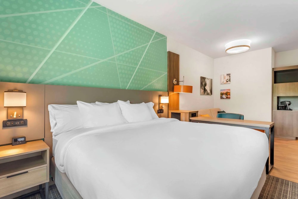 Suite, 1 King Bed