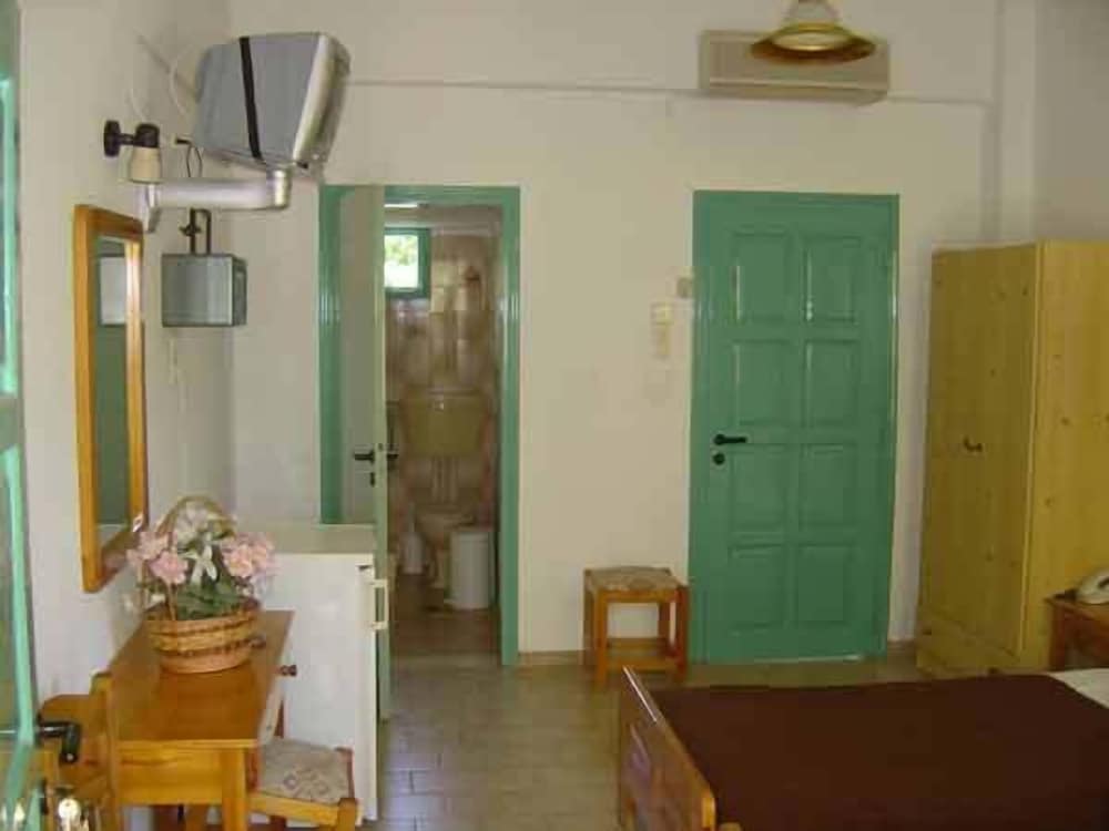 Standard Room - Photo 13