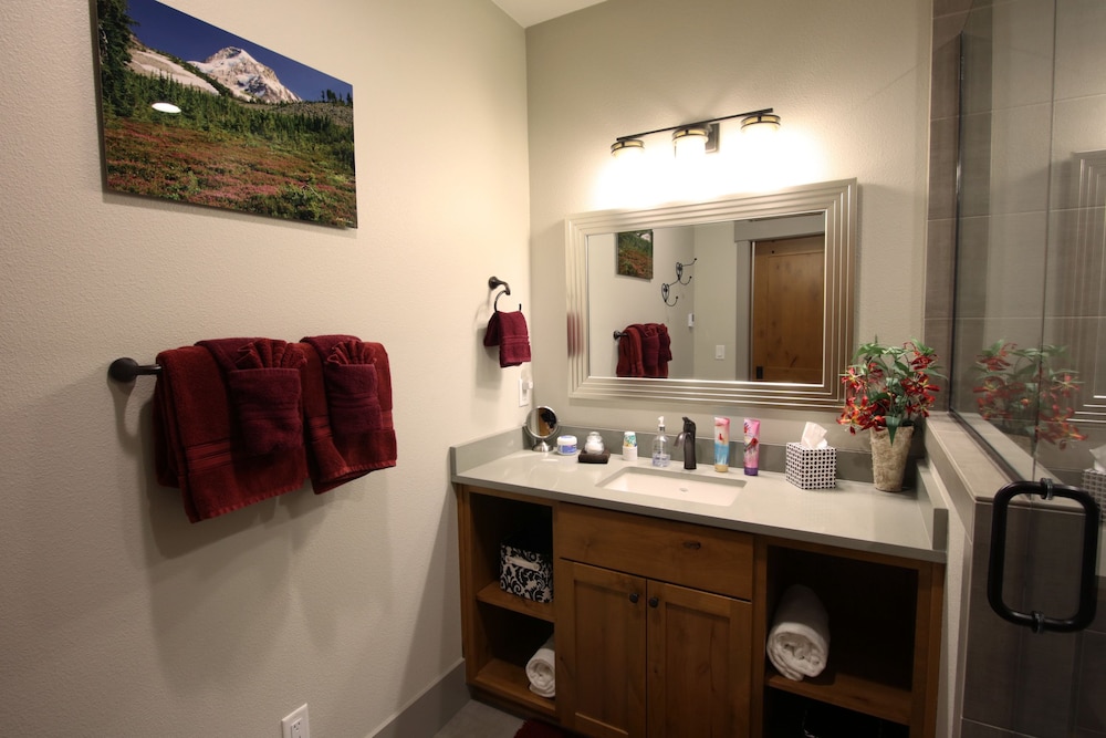 Romantic Room, Private Bathroom photo 3