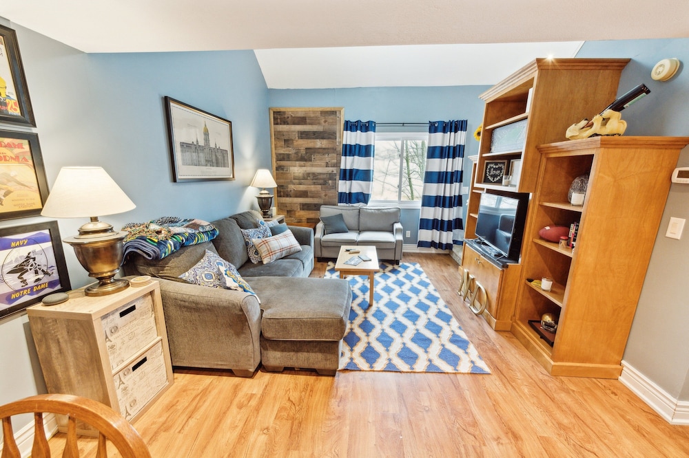 Condo, 2 Bedrooms