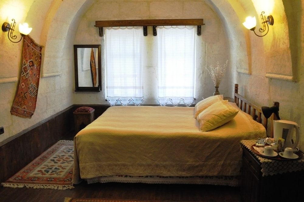 Arch Room photo 1