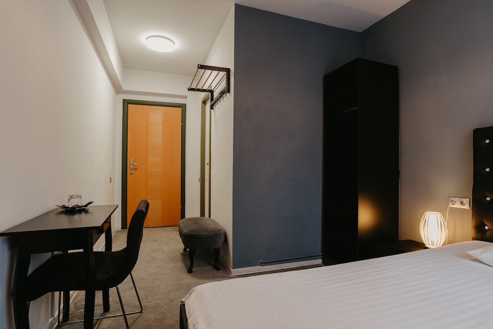Exclusive Single Room, 1 Large Twin Bed photo 2