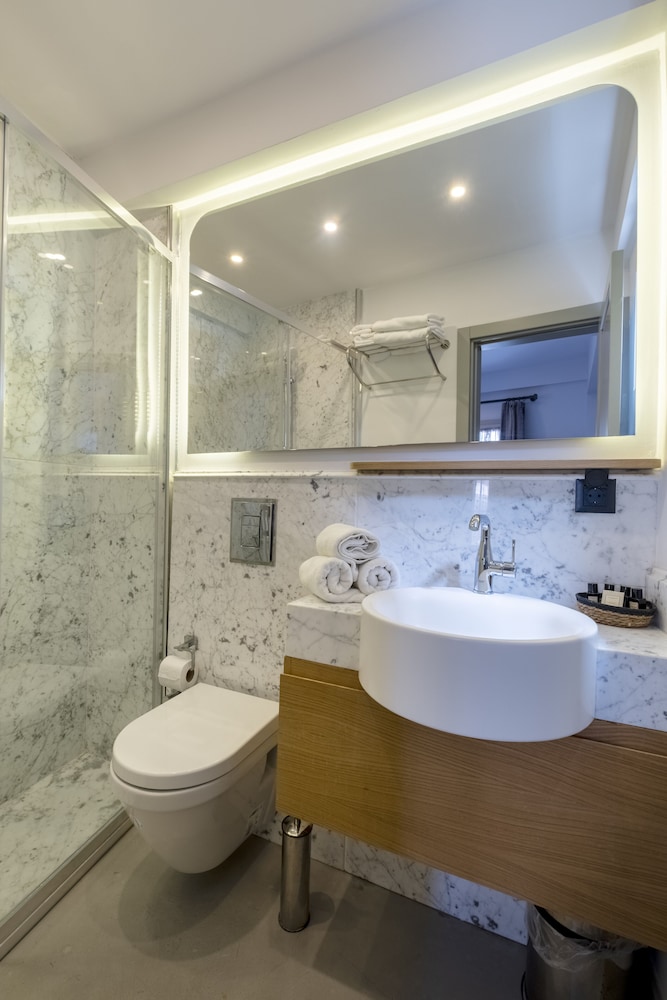 Standard Double Room - Photo 7