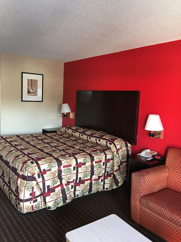 Standard Room, 1 King Bed, Non Smoking photo 1