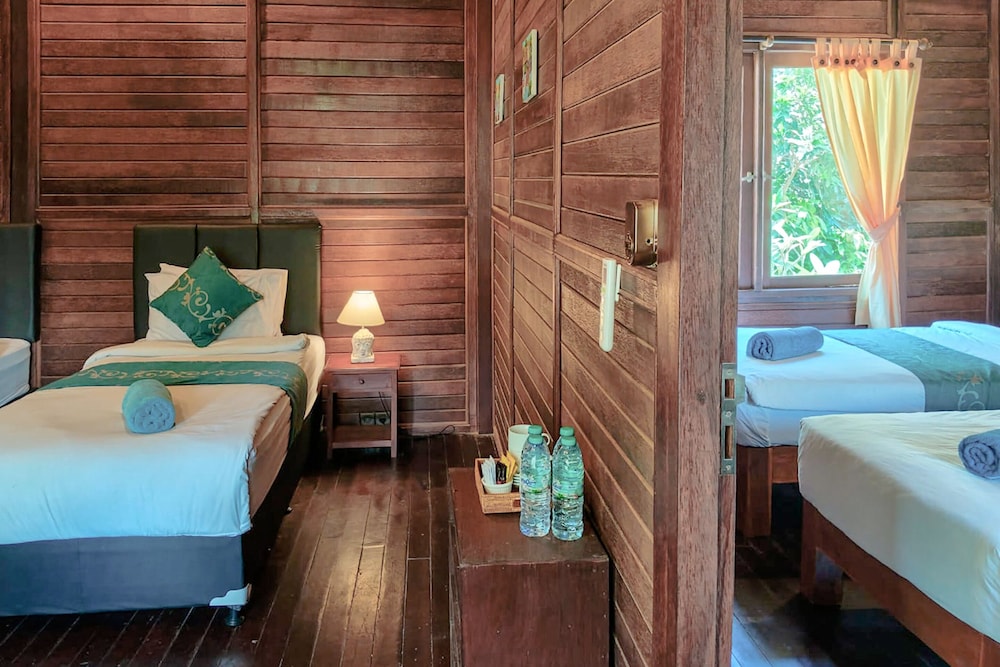 Two-Bedroom Twin Suite - Photo 6