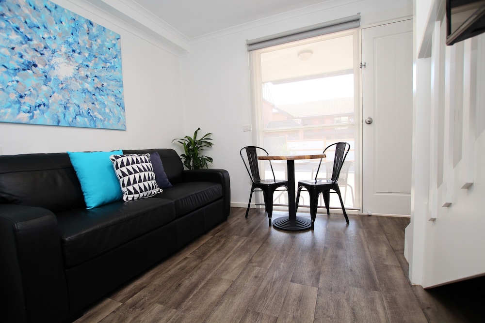 1 Bedroom Apartment with Spa Bath photo 3