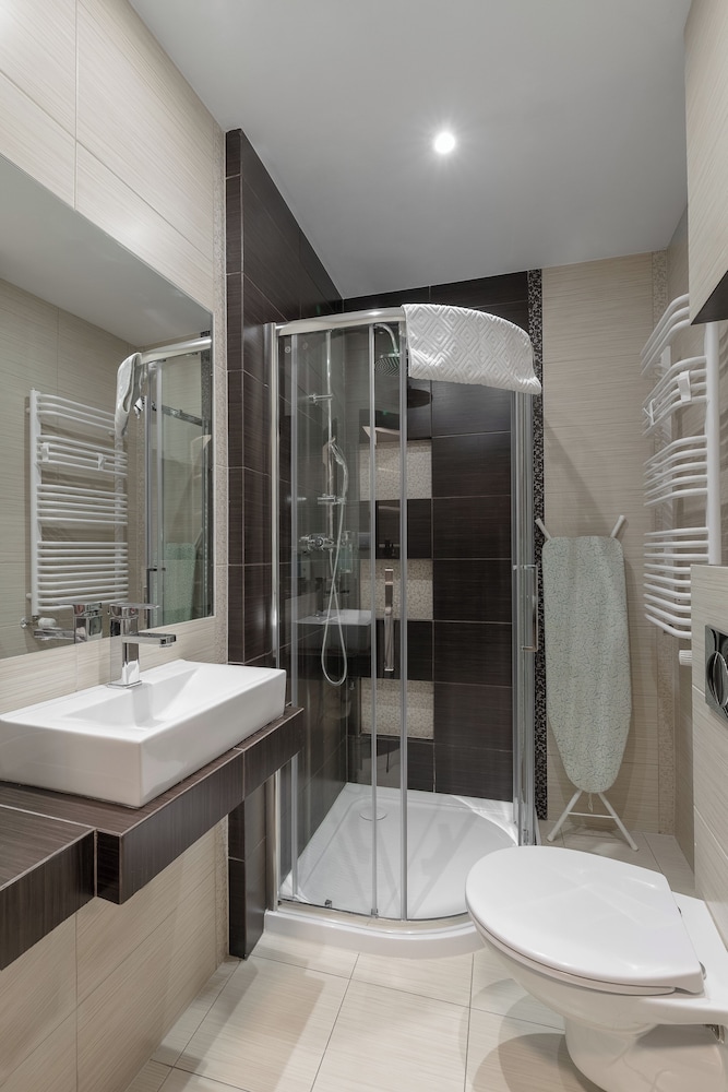 Economy Double or Twin Room, Ensuite, Courtyard View photo 3