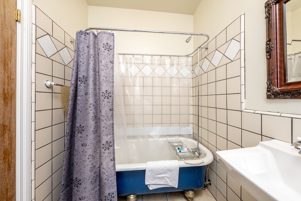 Bordello Room photo 2