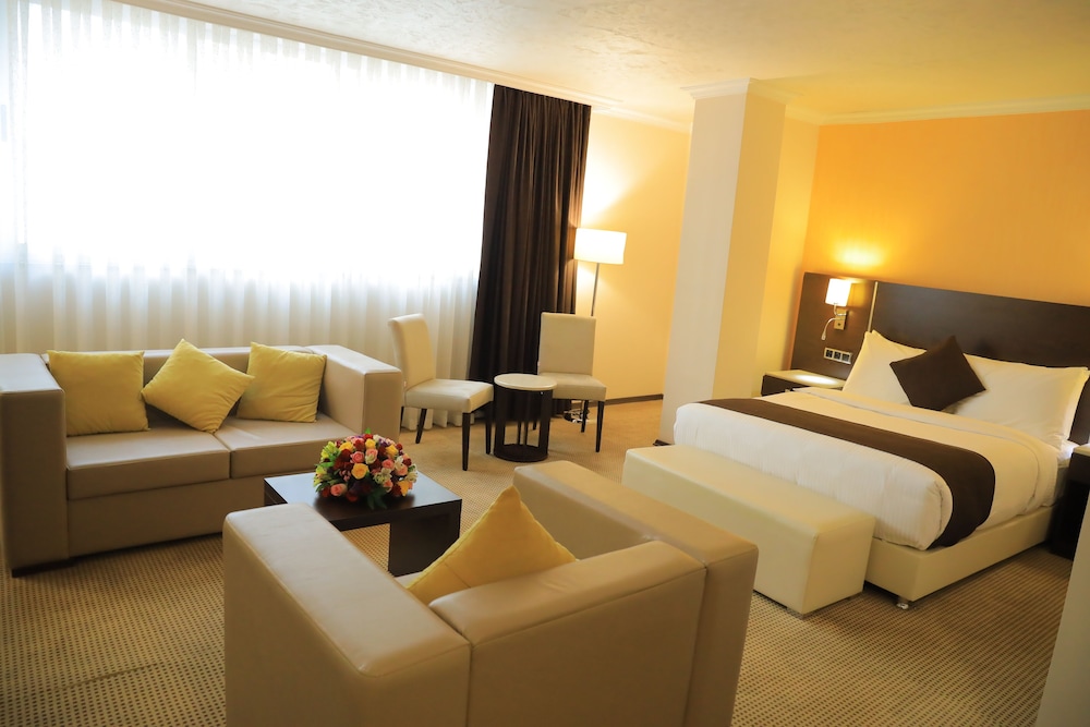 Executive Room - Photo 1