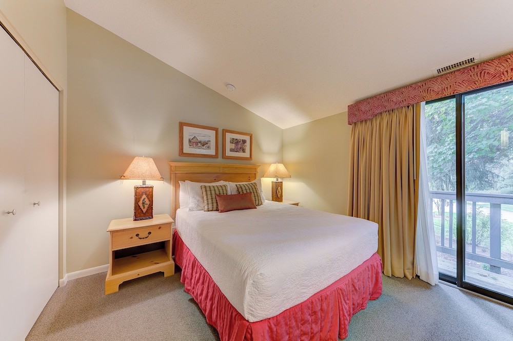Signature Condo, 1 Queen Bed (7)